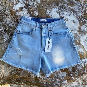 High Wasted WRANGLER denim shorts 🌀‼️